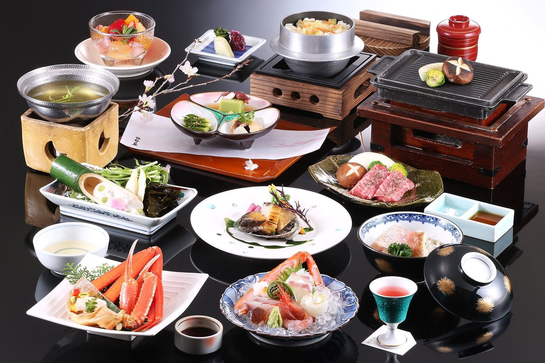 Seasonal kaiseki-dinner in ryokan, Japan